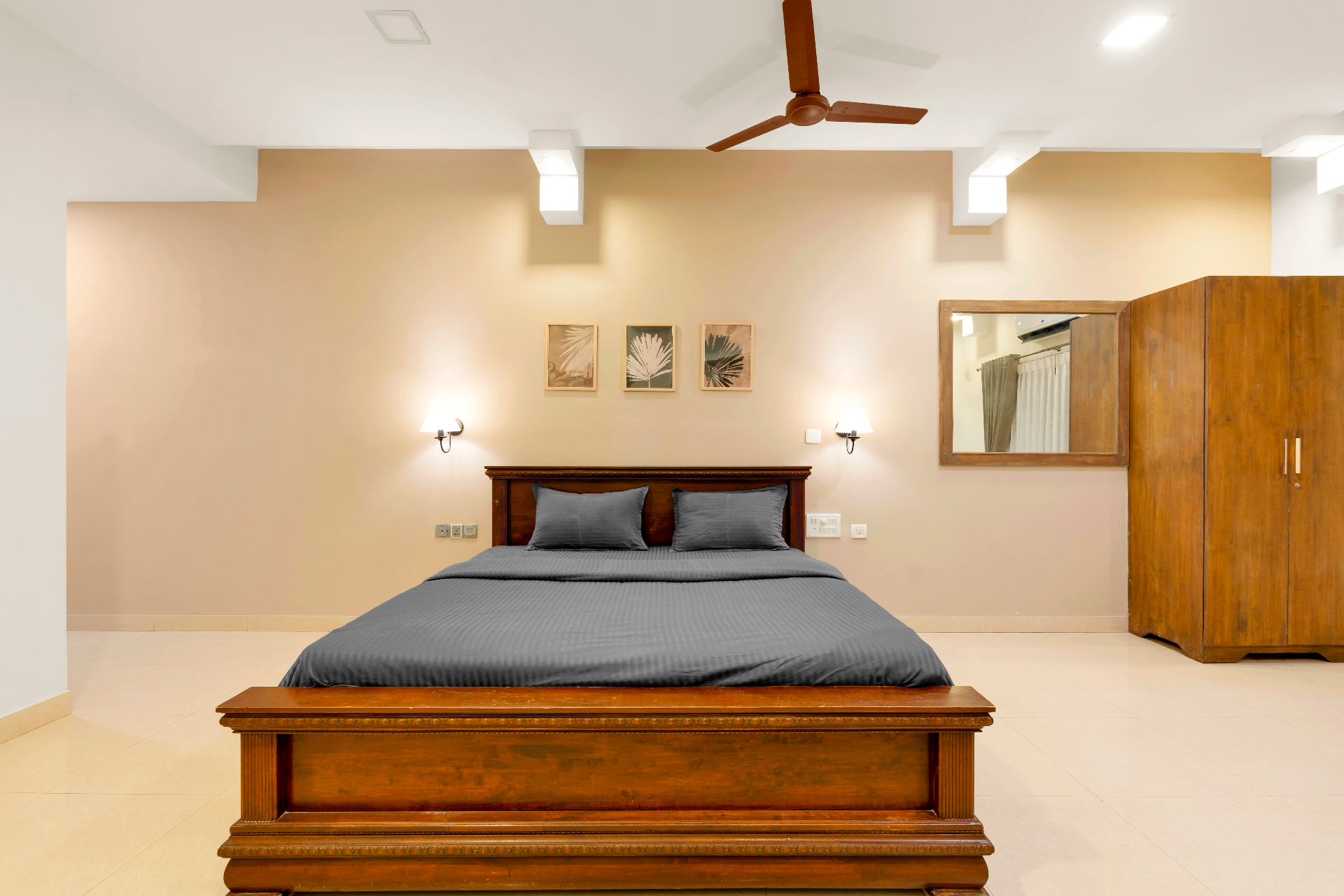 Lynwood king bedroom