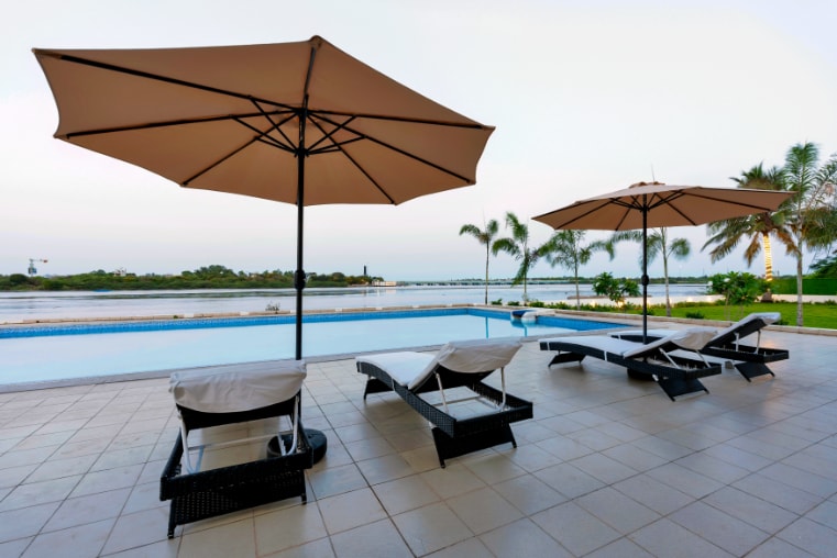 Lynwood Villa, Padur